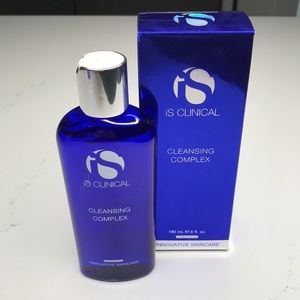 iS Clinical - Cleansing Complex.